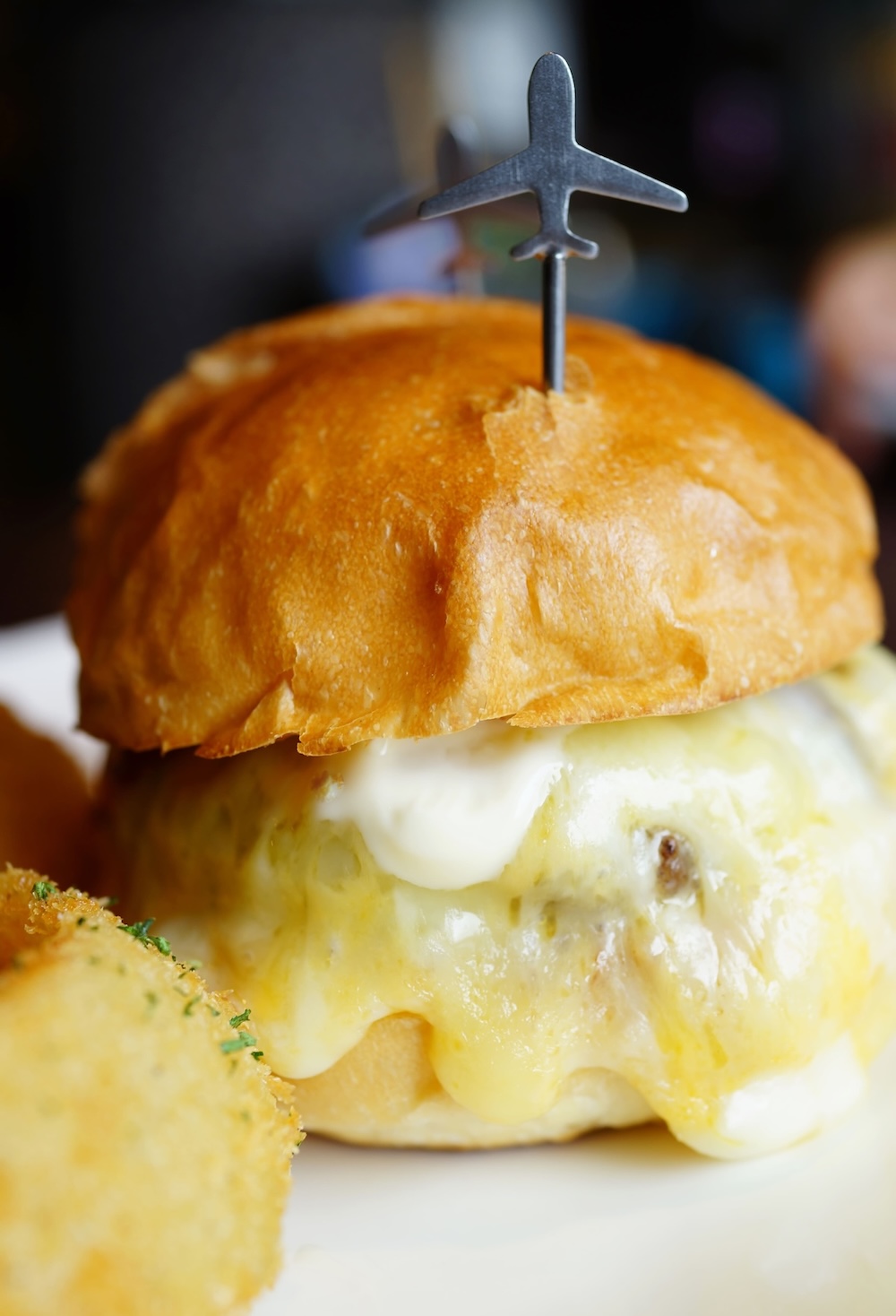 Doug’s Premium Tarama DO.W.A.T. Cheese Burger