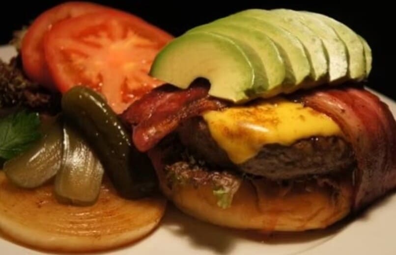 コーナーズグリルのハンバーガーの画像